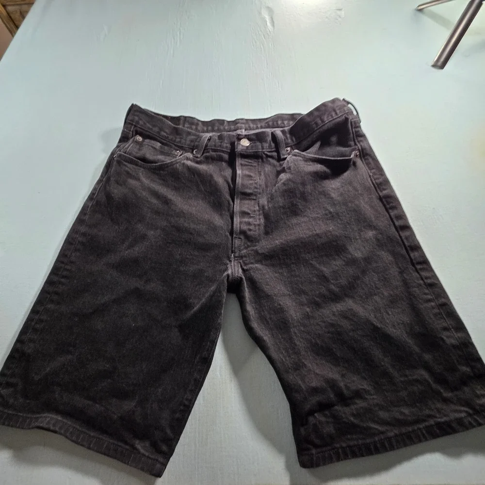 Levis 501 Mens Black Denim Shorts Original Fit Button Fly Cut Off Size 38 W38
